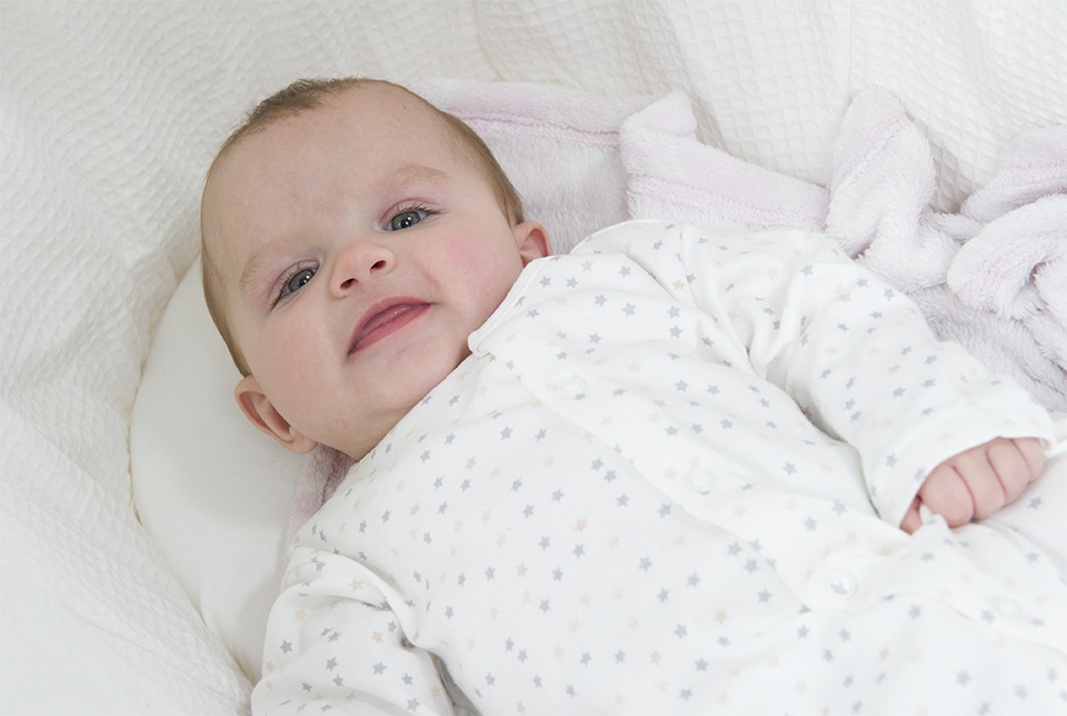 Mojžíšův koš SHNUGGLE bílý